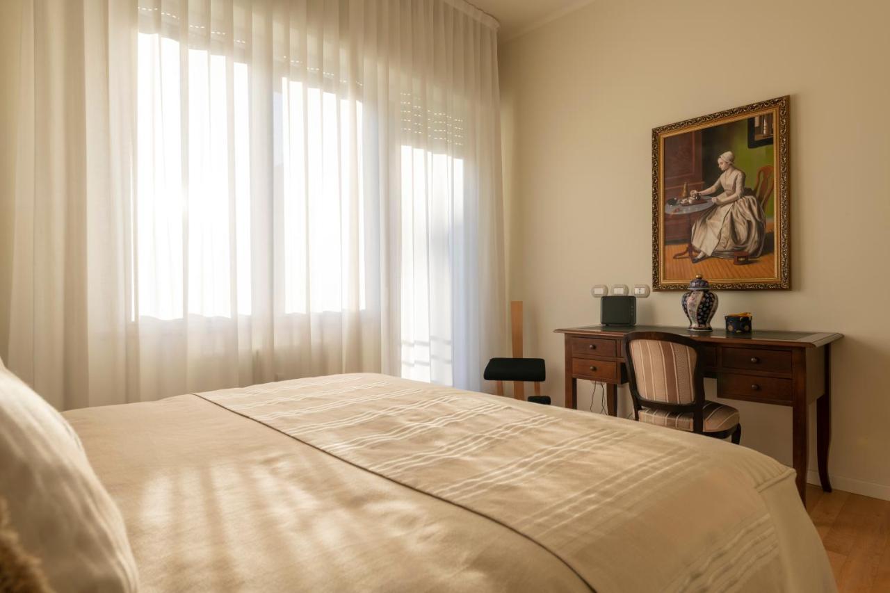 Casa Gramsci Luxury Apartment Pesaro Eksteriør billede