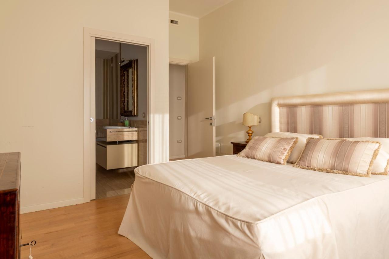Casa Gramsci Luxury Apartment Pesaro Eksteriør billede
