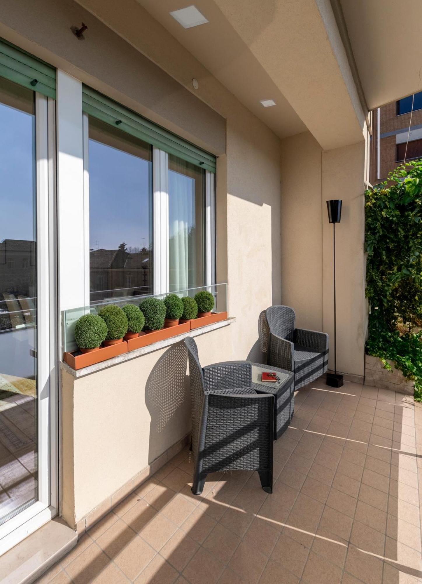 Casa Gramsci Luxury Apartment Pesaro Eksteriør billede